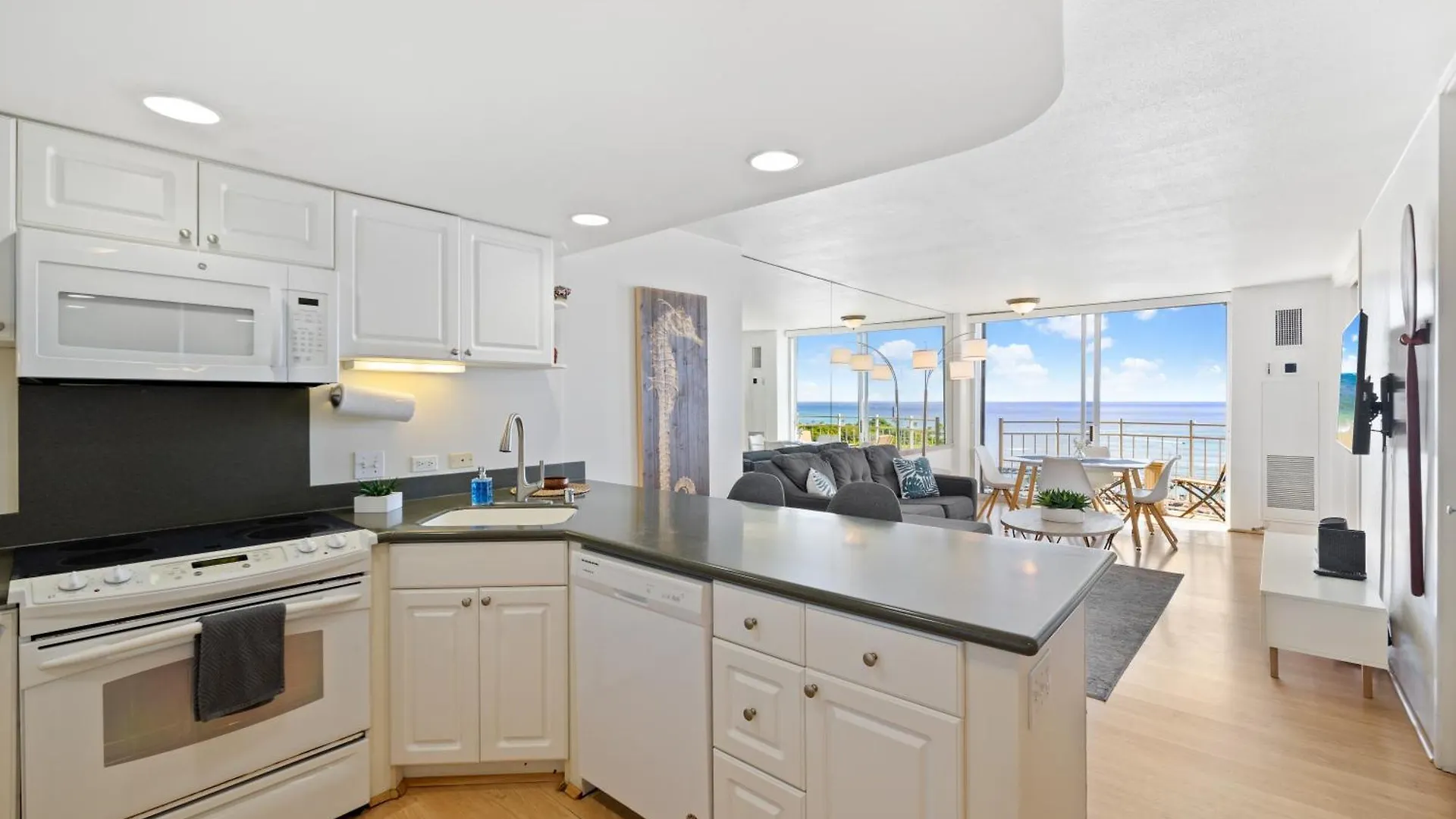 Ilikai Marina 1 Bedroom Honolulu Apartment